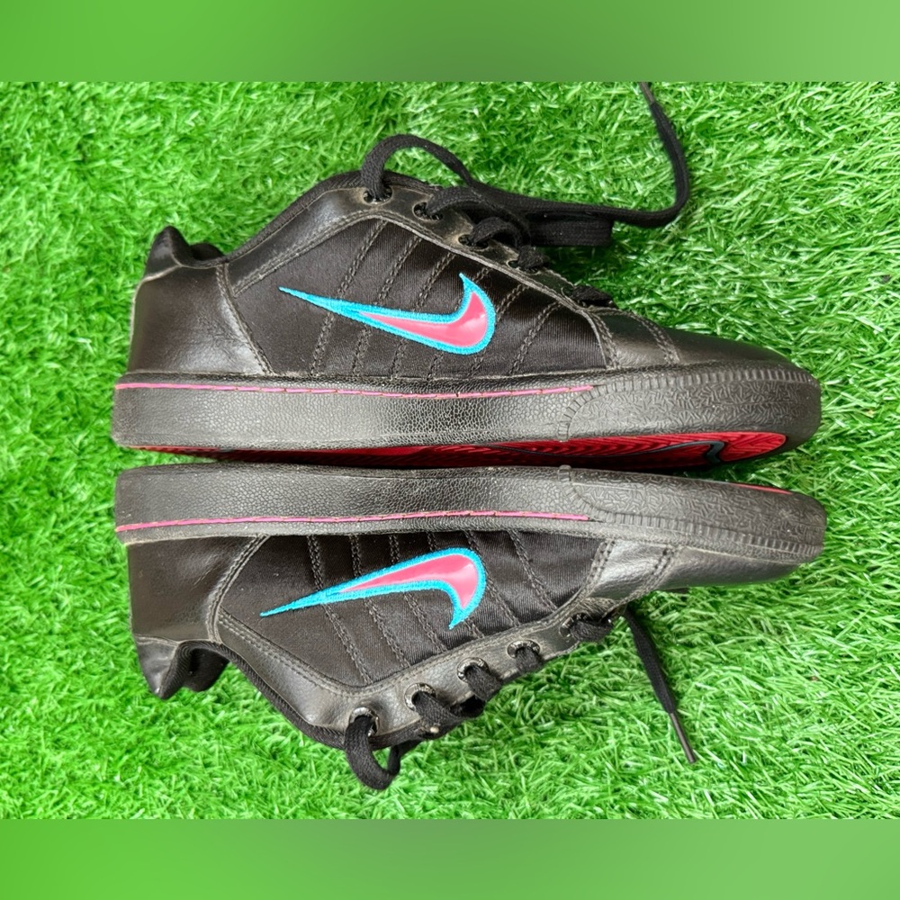 Nike Women’s Sneakers‎ Size 6 Black Beauty